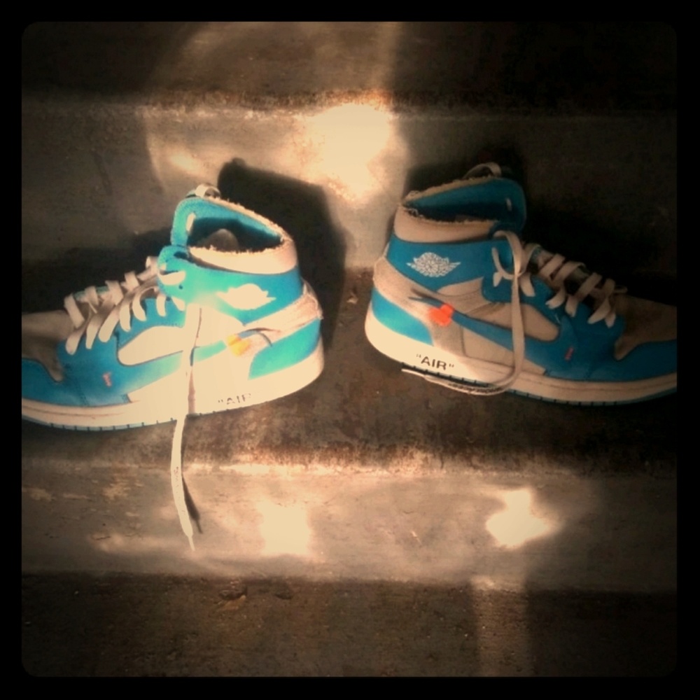 Off-white unc Jordan's (broken tag) (no box)